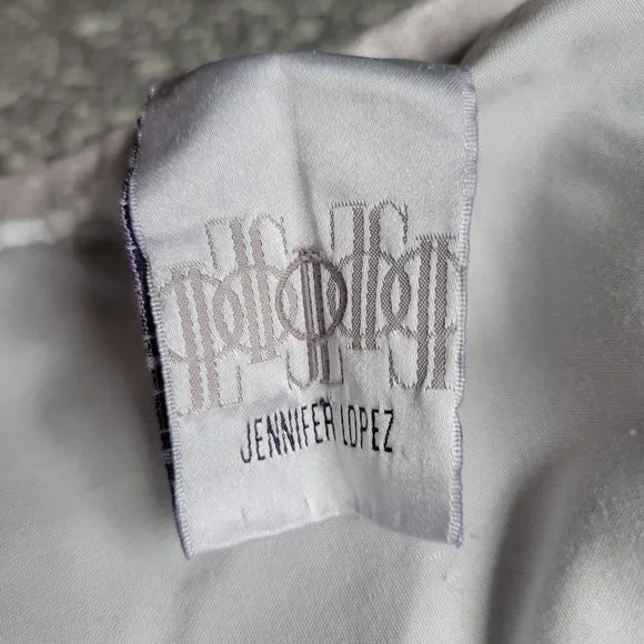 Comforter, shams, and rug - Picture 6 of 6